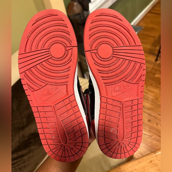 2021 Air Jordan 1 Retro High OG 'Patent Bred - Picture 6 of 6